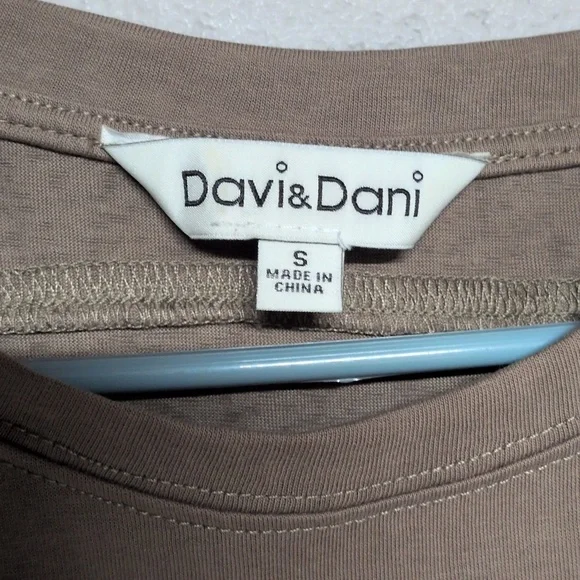 Davi and Dani Oversized Drop Shoulder Batwing Short Sleeve Top Size Small - Picture 2 of 6